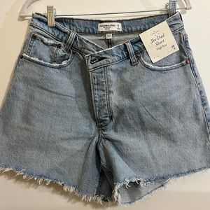 Crossover waist band Abercrombie curve love dad style denim shorts